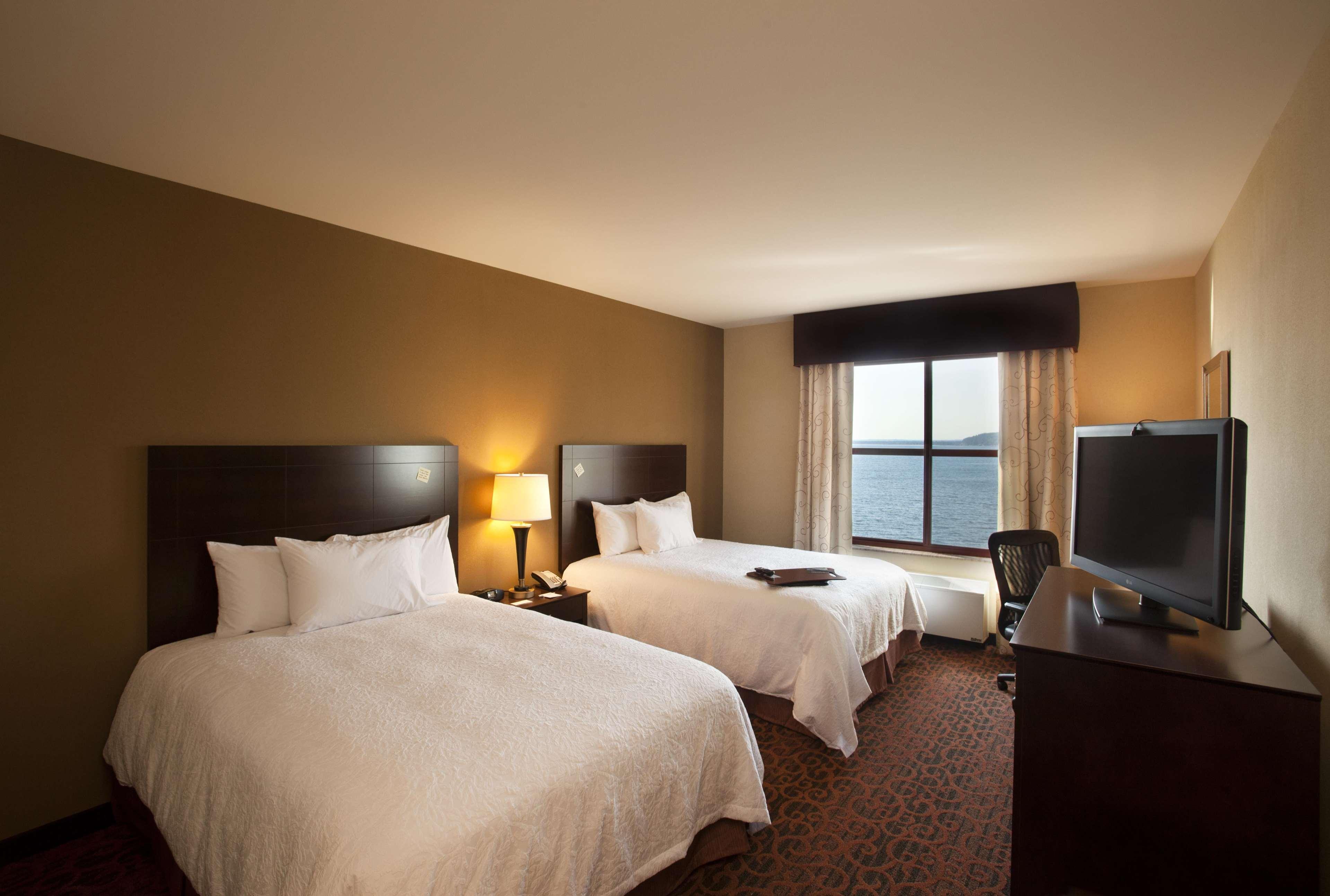 Hampton Inn Marquette-Waterfront Værelse billede