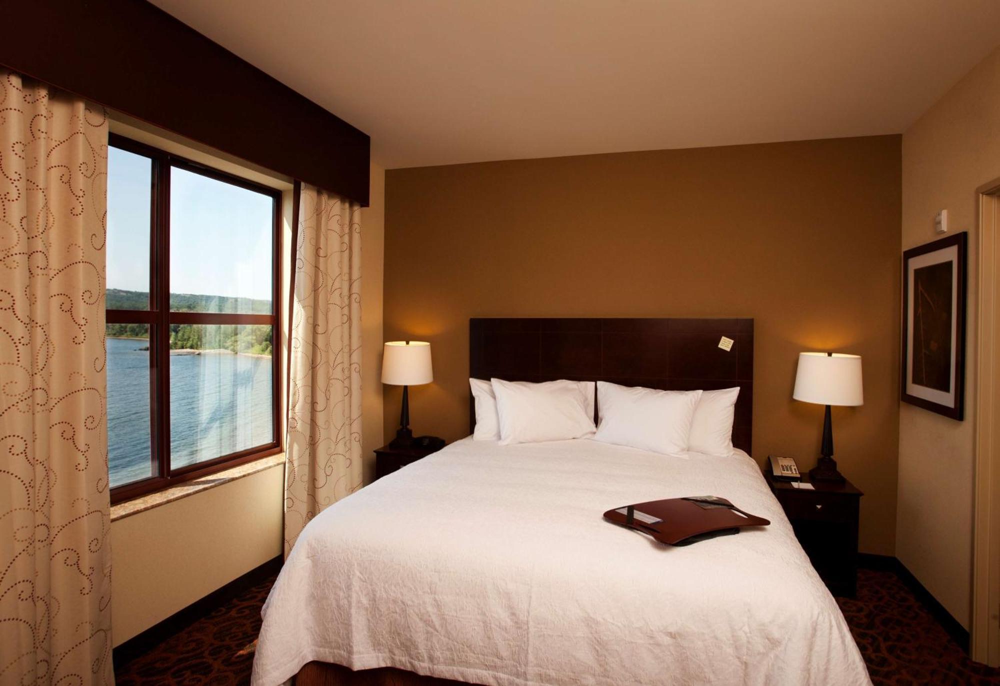 Hampton Inn Marquette-Waterfront Eksteriør billede