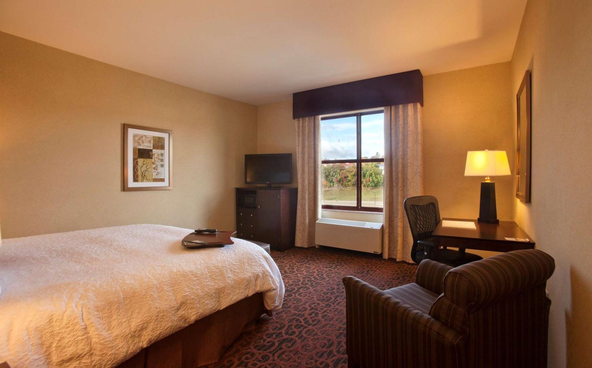 Hampton Inn Marquette-Waterfront Eksteriør billede