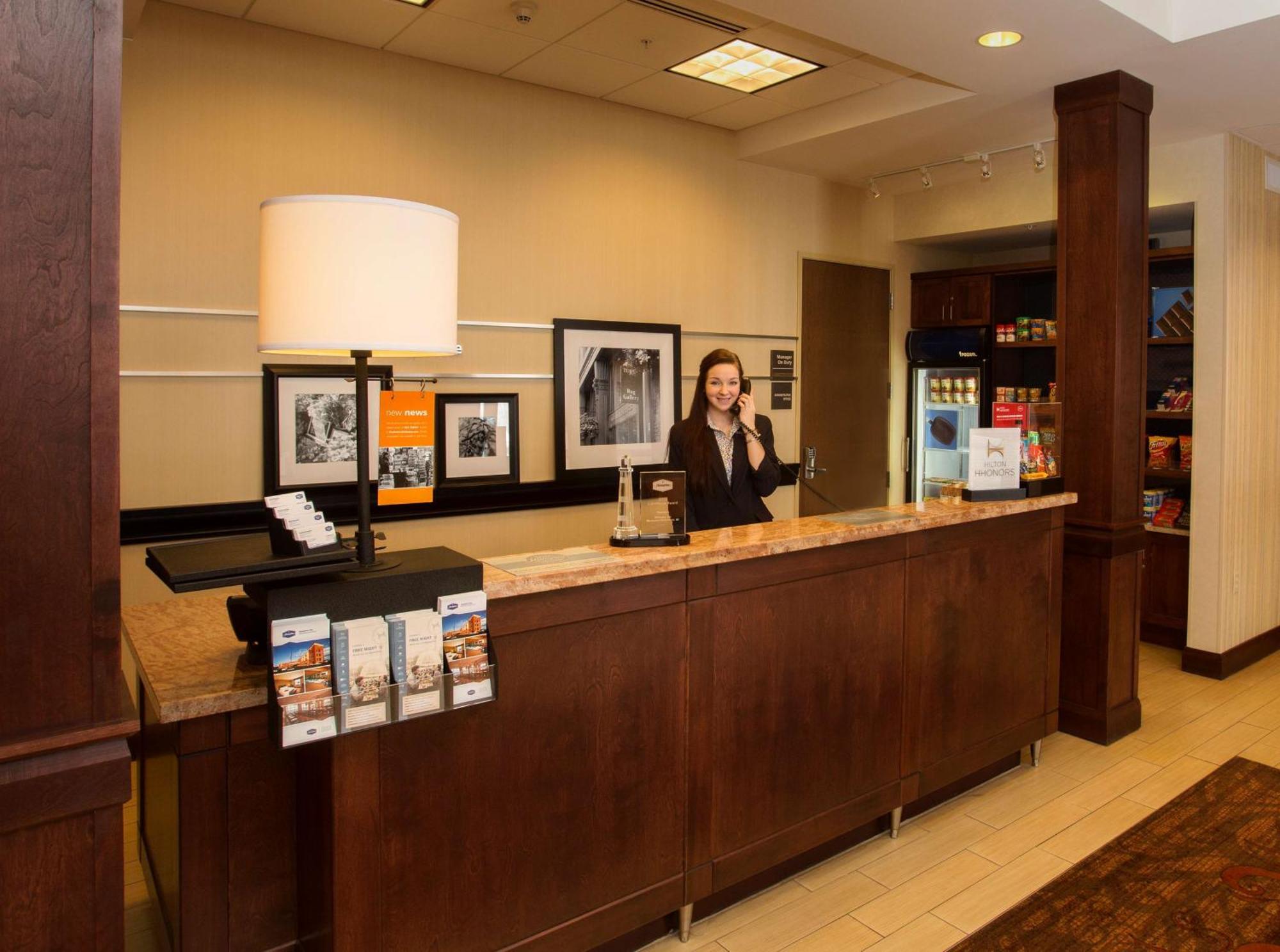 Hampton Inn Marquette-Waterfront Eksteriør billede