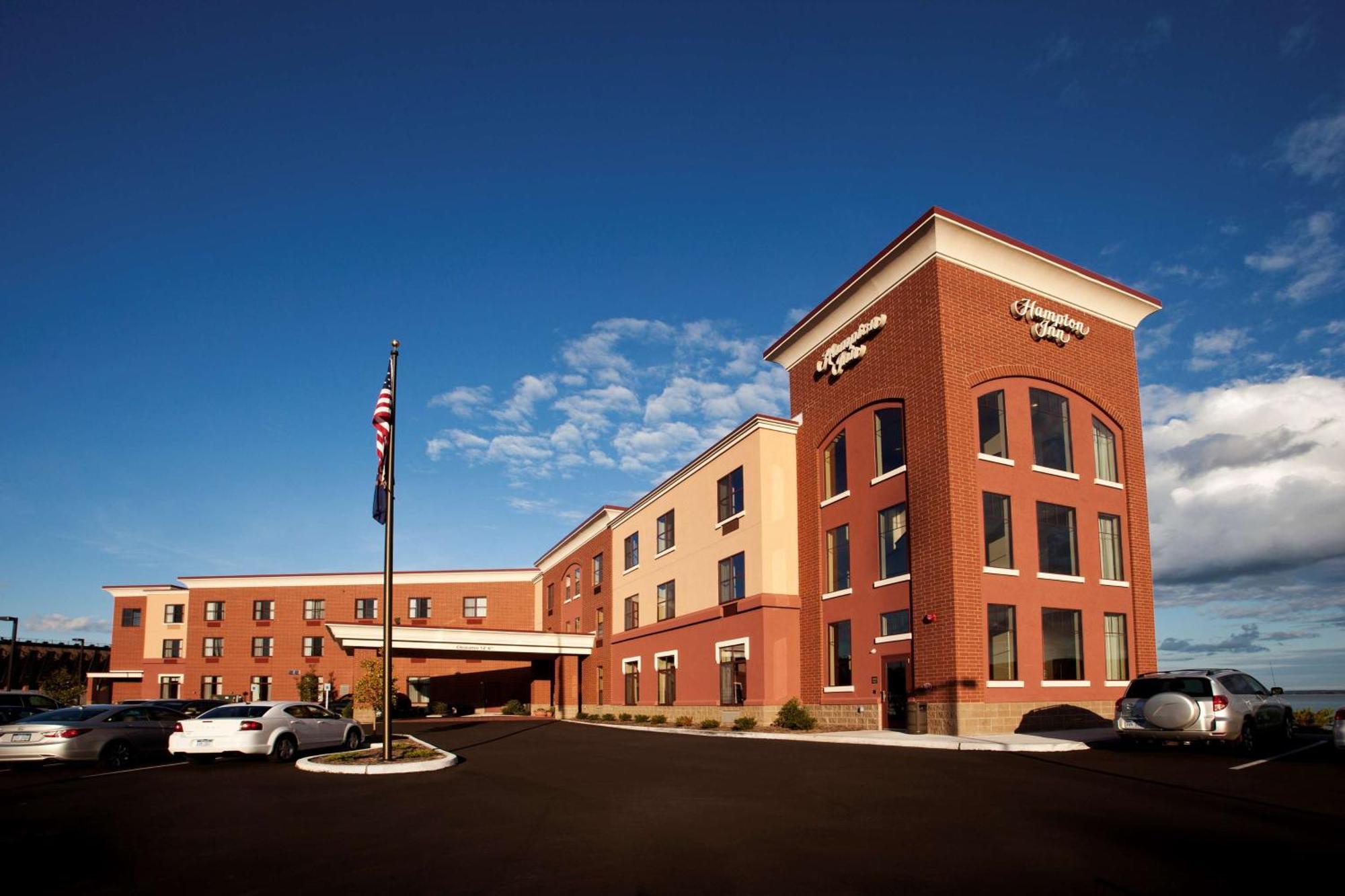 Hampton Inn Marquette-Waterfront Eksteriør billede